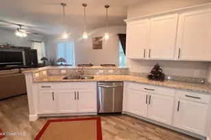 924 Captiva Island Circle SW, Palm Bay, FL 32908 - Photo 10