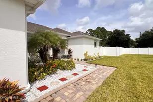 924 Captiva Island Circle SW, Palm Bay, FL 32908 - Photo 2