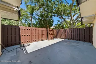 2913 Vista Oaks Cir NE, Palm Bay, FL 32905 - Photo 2