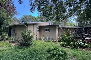 2270 Wood St, Melbourne, FL 32904 - Photo 2