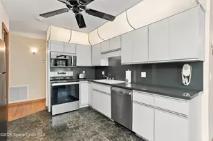 837 Greenwood Manor Cir, West Melbourne, FL 32904 - Photo 10