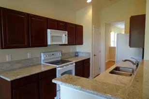 1020 Venetian Dr, Melbourne, FL 32904 - Photo 2