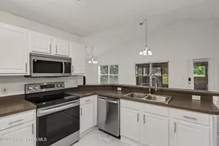 301 Bougainvillea St NW, Palm Bay, FL 32907 - Photo 8