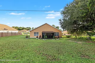 301 Bougainvillea Street NW, Palm Bay, FL 32907 - Photo 36