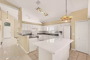 1301 Olde Bailey Ln, West Melbourne, FL 32904 - Photo 10