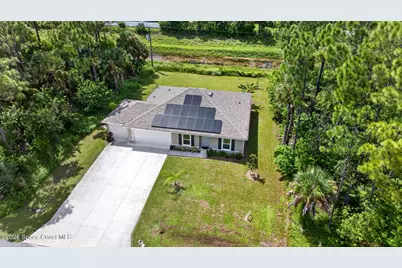 1568 Seeley Circle NW, Palm Bay, FL 32907 - Photo 2