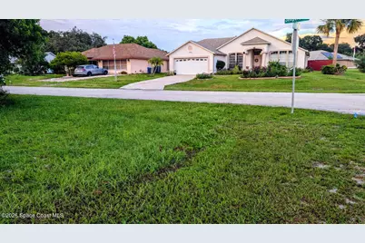 690 Seaport Terrace SE, Palm Bay, FL 32909 - Photo 2
