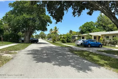 1360 NW 197th Street, Miami Gardens, FL 33169 - Photo 4
