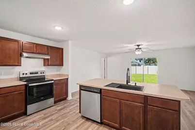 563 Gallagher Street SW, Palm Bay, FL 32908 - Photo 10
