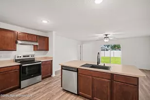 563 Gallagher St SW, Palm Bay, FL 32908 - Photo 10