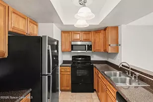 1066 Ellen Ct, Melbourne, FL 32935 - Photo 2