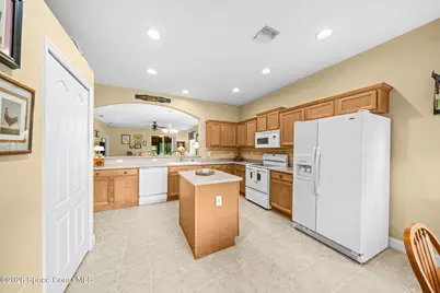 511 Waterside Circle, Titusville, FL 32780 - Photo 10