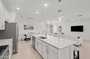 1030 Grapefruit Rd SE, Palm Bay, FL 32909 - Photo 4