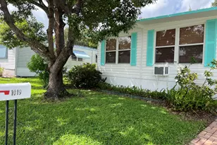 1019 NE Moonlight Ct NE, Palm Bay, FL 32907 - Photo 2