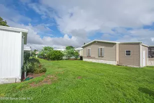 959 Laurel Cir, Barefoot Bay, FL 32976 - Photo 8
