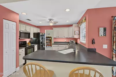 621 Seven Gables Circle SE, Palm Bay, FL 32909 - Photo 8