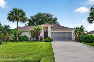 621 7 Gables Cir SE, Palm Bay, FL 32909 - Photo 2