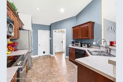 256 Eckert Street SE, Palm Bay, FL 32909 - Photo 10