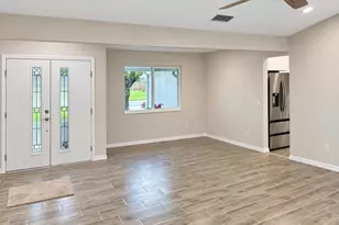 1240 Coventry Cir, Melbourne, FL 32904 - Photo 4