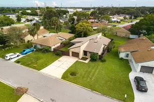 305 Bayhead Dr, Melbourne, FL 32940 - Photo 4