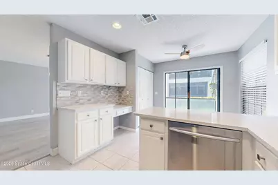 3284 Jog Park Drive, Lake Worth, FL 33467 - Photo 18