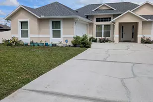 499 Dinner St NE, Palm Bay, FL 32907 - Photo 2
