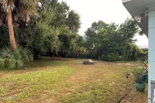 418 Poinciana Dr, Melbourne, FL 32935 - Photo 2