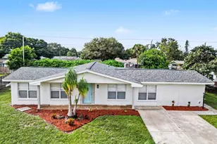 2419 Lakeview Dr, Melbourne, FL 32935 - Photo 2