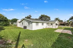 2419 Lakeview Dr, Melbourne, FL 32935 - Photo 4