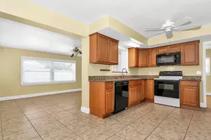 558 Oxford Ave, Melbourne, FL 32935 - Photo 18