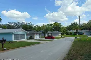 10611 Mira Vista Dr, Port Richey, FL 34668 - Photo 4