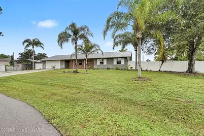 192 Hurtig Avenue NW, Palm Bay, FL 32907 - Photo 1