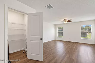 721 Daysland Avenue SW, Palm Bay, FL 32908 - Photo 10