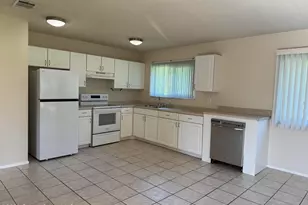 865 NE Nevada Dr NE, Palm Bay, FL 32907 - Photo 6