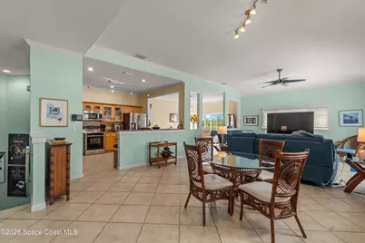 520 7th Square #202, Vero Beach, FL 32962 - Photo 4