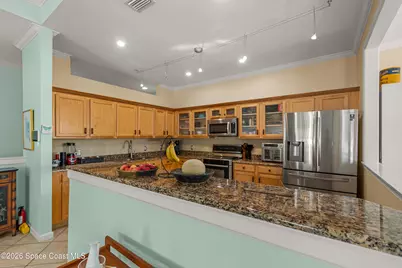 520 7th Square #202, Vero Beach, FL 32962 - Photo 6