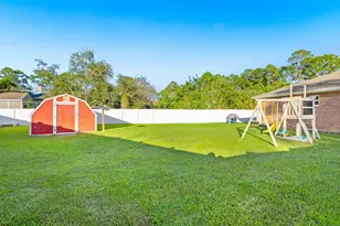 585 Boxthorn Ave NW, Palm Bay, FL 32907 - Photo 32