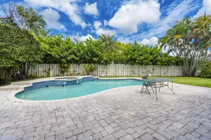 561 Auburn Way, Davie, FL 33325 - Photo 36