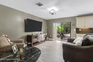 561 Auburn Way, Davie, FL 33325 - Photo 14