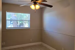 2216 Lakeview Dr, Melbourne, FL 32935 - Photo 12