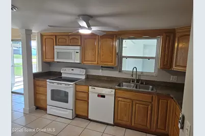 2216 Lakeview Drive, Melbourne, FL 32935 - Photo 8
