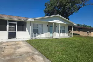 2216 Lakeview Dr, Melbourne, FL 32935 - Photo 2