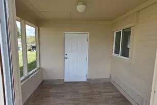 23 Emerald St, Melbourne, FL 32904 - Photo 2