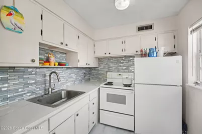 410 Monroe Avenue #L202, Cape Canaveral, FL 32920 - Photo 8