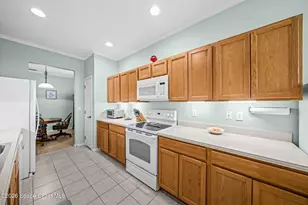 1020 Venetian Dr, Melbourne, FL 32904 - Photo 18