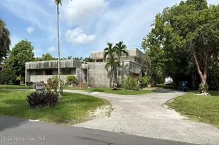 13050 N Calusa Club Dr, Miami, FL 33186 - Photo 2