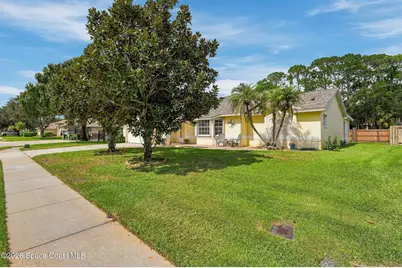 698 Sheridan Woods Drive, West Melbourne, FL 32904 - Photo 36