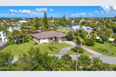 380 Lakeview Drive, Melbourne Beach, FL 32951 - Photo 44