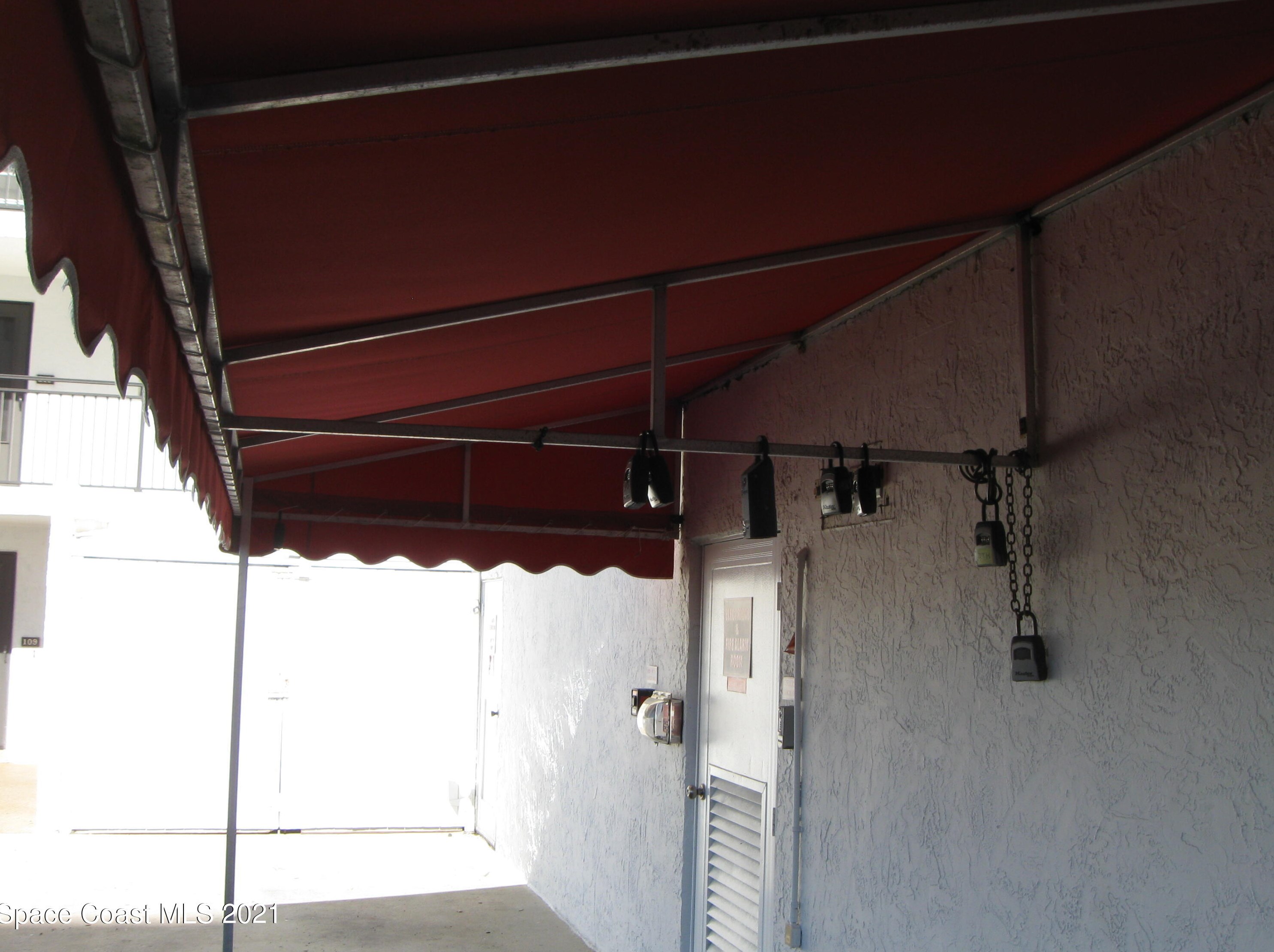 650 Atlantic Ave, Cocoa Beach FL  32931-3119 exterior