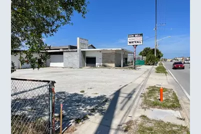 2808 S Harbor City Boulevard, Melbourne, FL 32901 - Photo 1